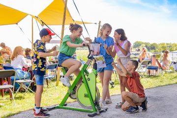 KERSENPLUK HOEVE MATHIEU 100 W VLAAMS 2025 Ateljé D Jan D Hondt 1 G3 A5702