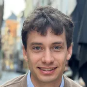 dr. Lavens Matthias