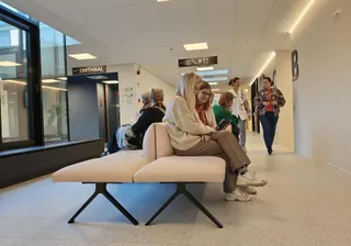 MEER ZORG DICHTERBIJ