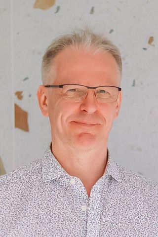 Foto van Emiel, een van de drie vennoten van Memorijs