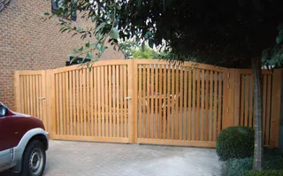 Houten tuinpoort